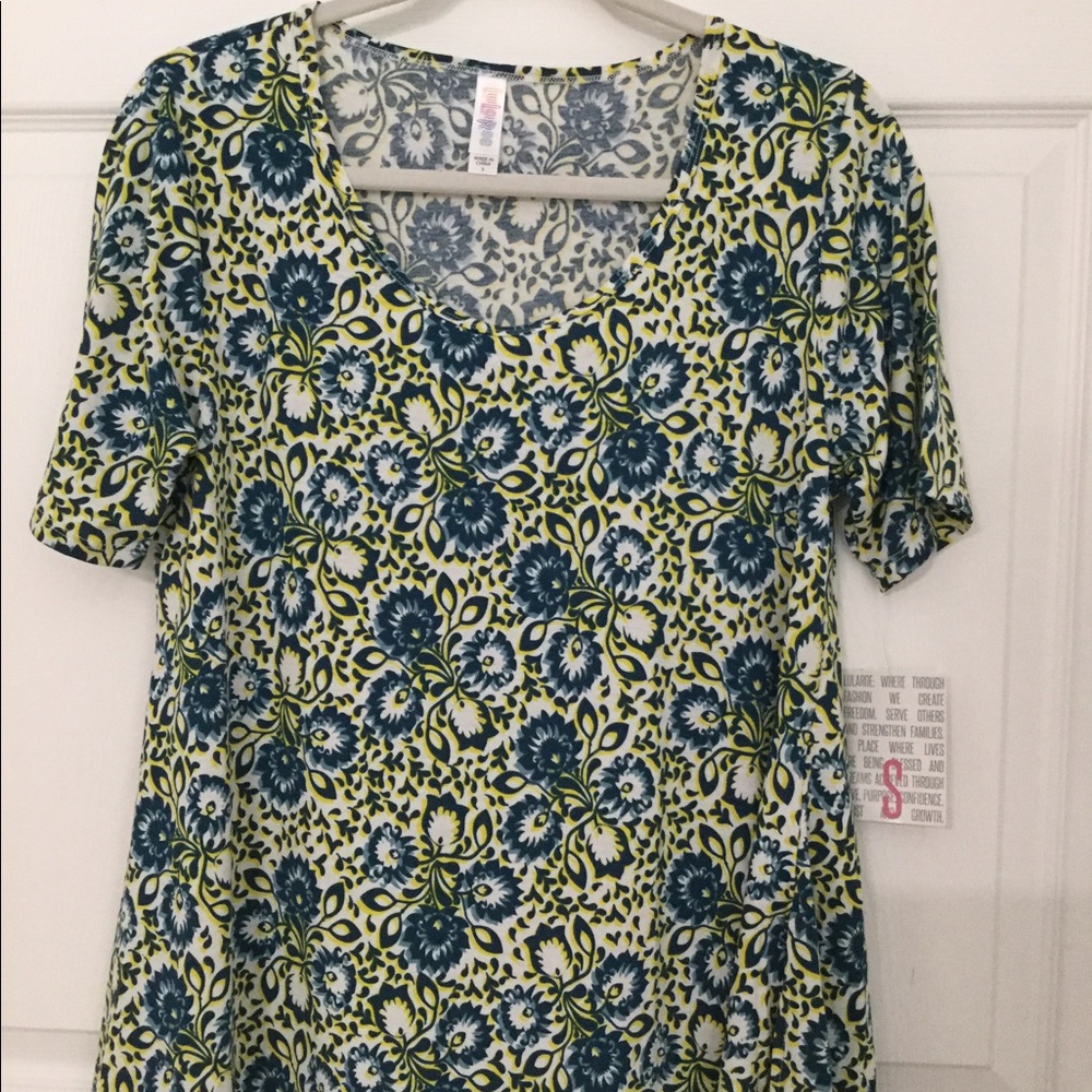 LuLaRoe Perfect-T